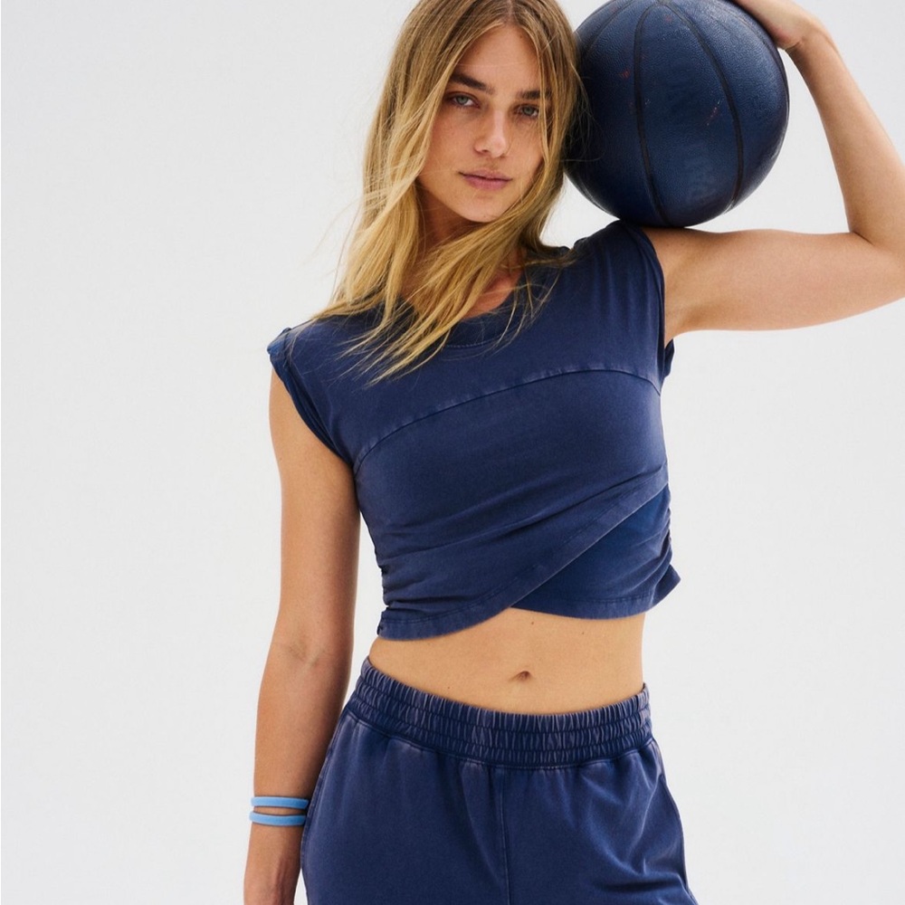 Free people movement hot shot crossover set